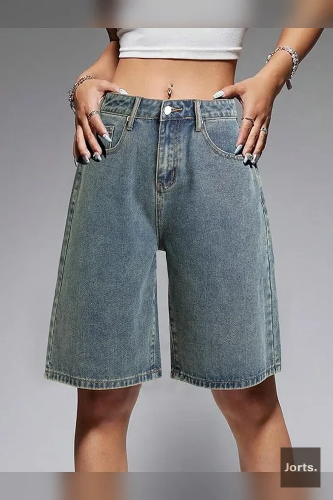 Light blue baggy cropped denim jorts, perfect for a casual Y2K look.